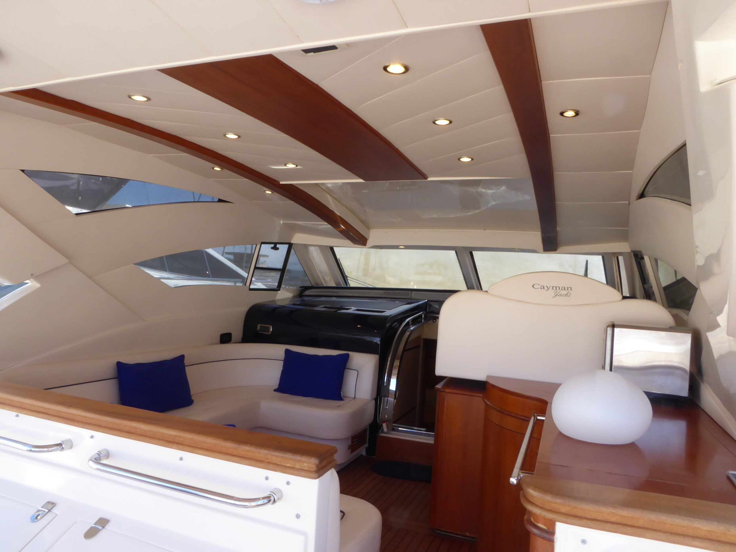 Cayman 58 "Boot"