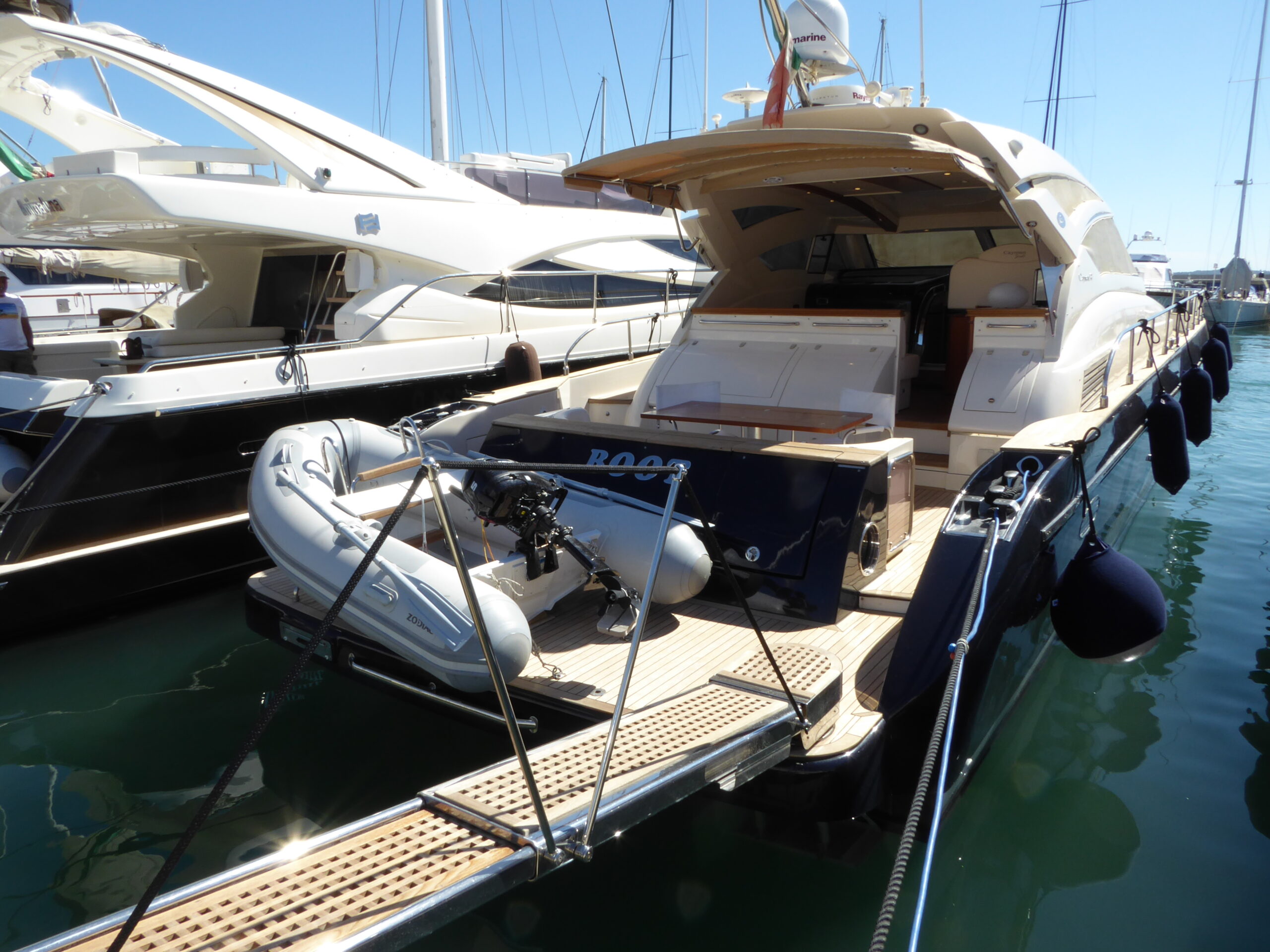 Cayman 58 "Boot"
